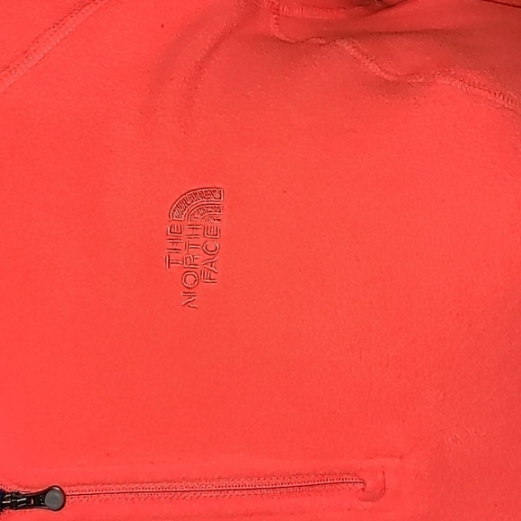 The Northface women's coral  Large Fleece 1/4 zip performance jacket. (#660) - Picture 3 of 12